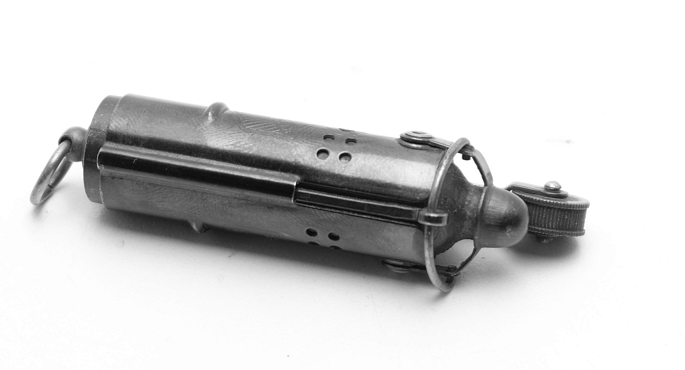 Bowers USA WW2 Vintage Petrol Lighter Works good! - 5