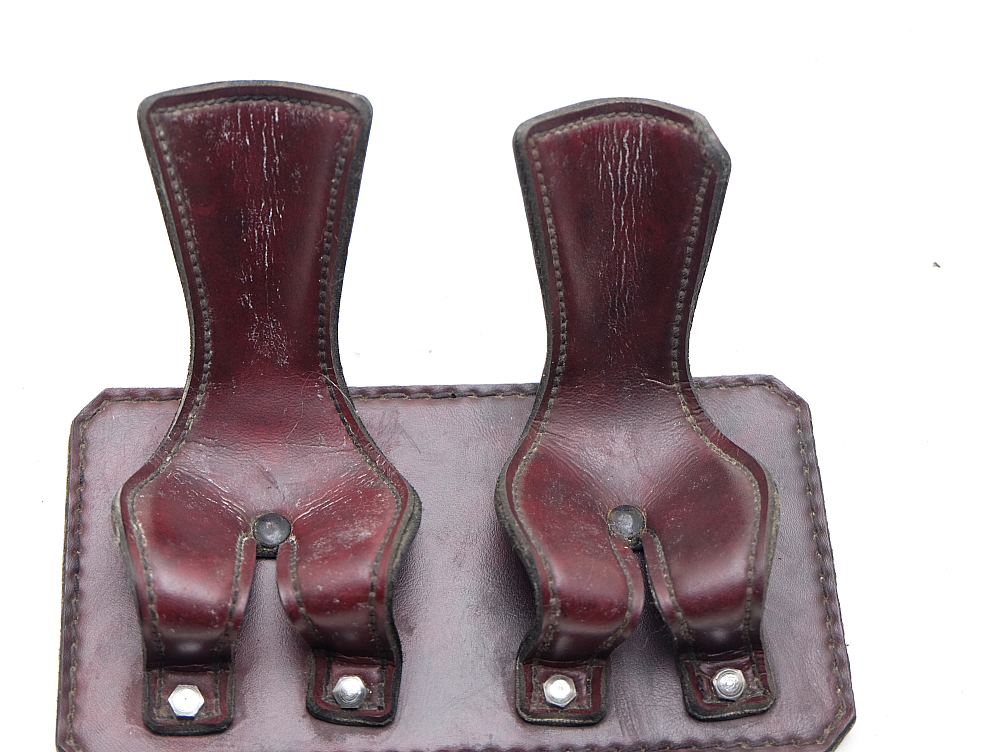 ​Pipe Stand Leatherette Vintage for two pipes - 3