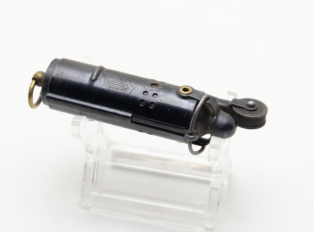 Bowers USA WW2 Vintage Petrol Lighter Works good! - 4