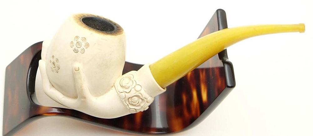 Nice French Meerschaum Pipe Hand holding the bowl - 2