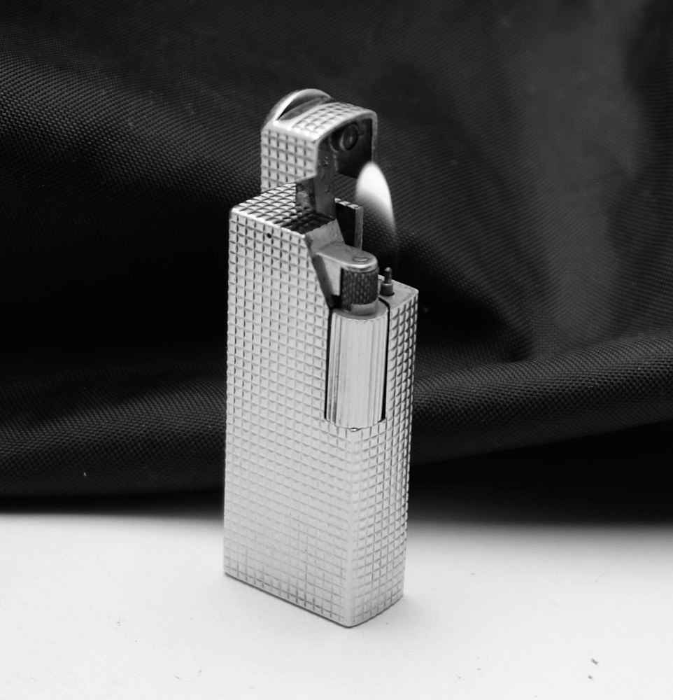 ​Dunhill Aldunil Paris Gas Lighter Solid Silver and Gold Plated Fully serviced! - 1