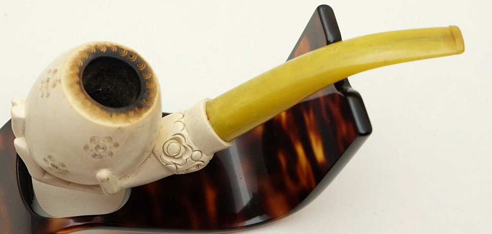 Nice French Meerschaum Pipe Hand holding the bowl - 4