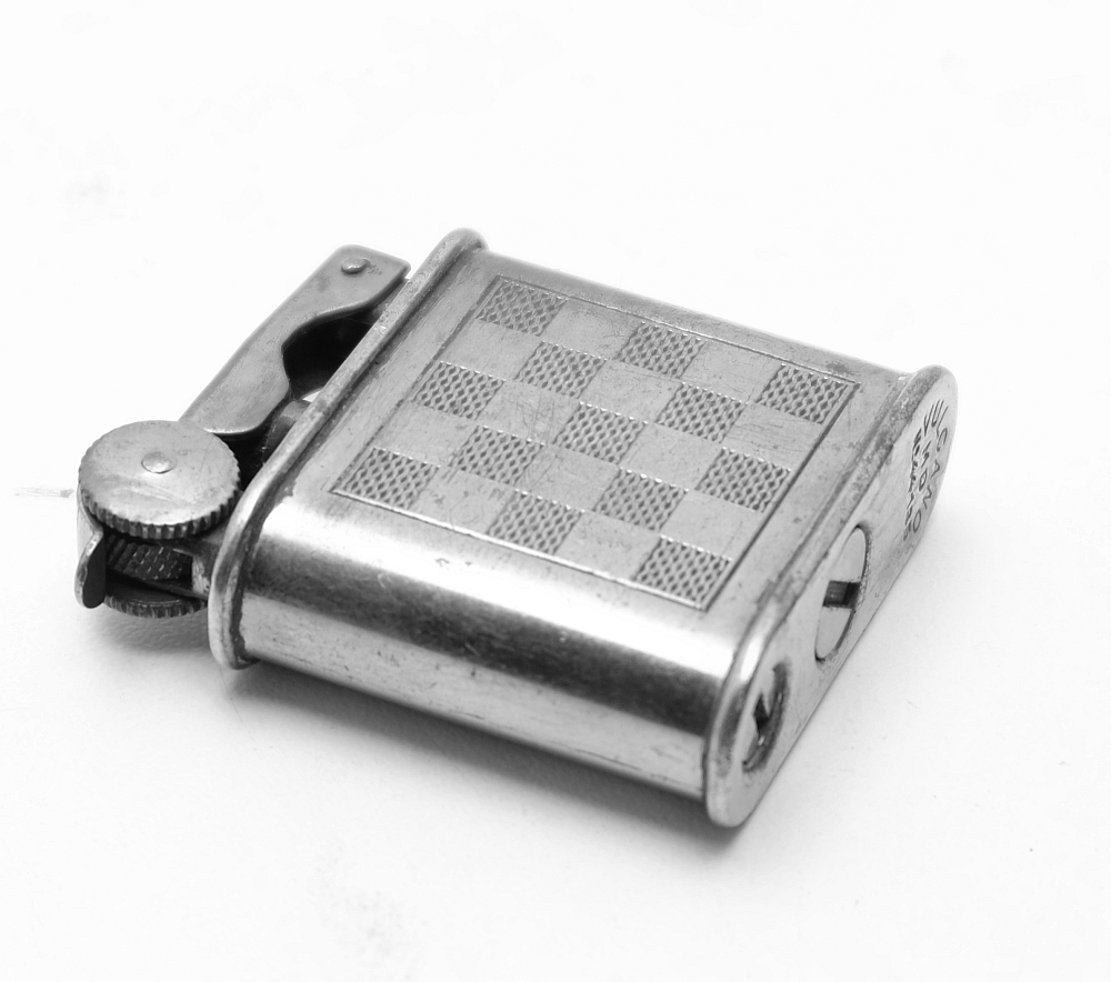 ​MD Vulcano Vintage Petrol Lighter 1940s Made in France Works great! - 6