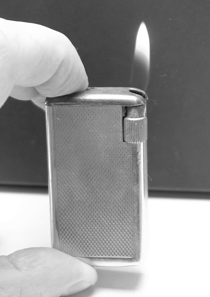 Flaminaire Quercia Gold Plated 10mk 1950s Gas Vintage Lighter Works good! - 6