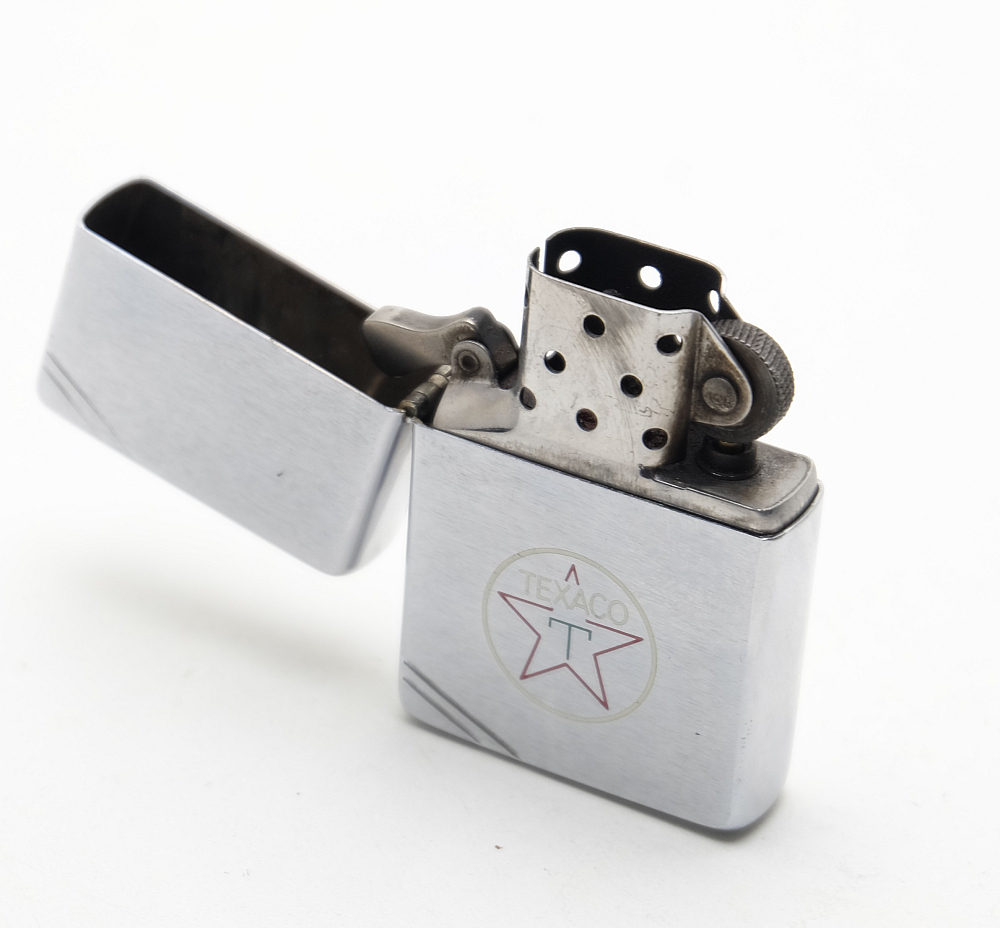 ​Zippo Texaco 1980s Petrol Lighter Vintage! Works great! - 2