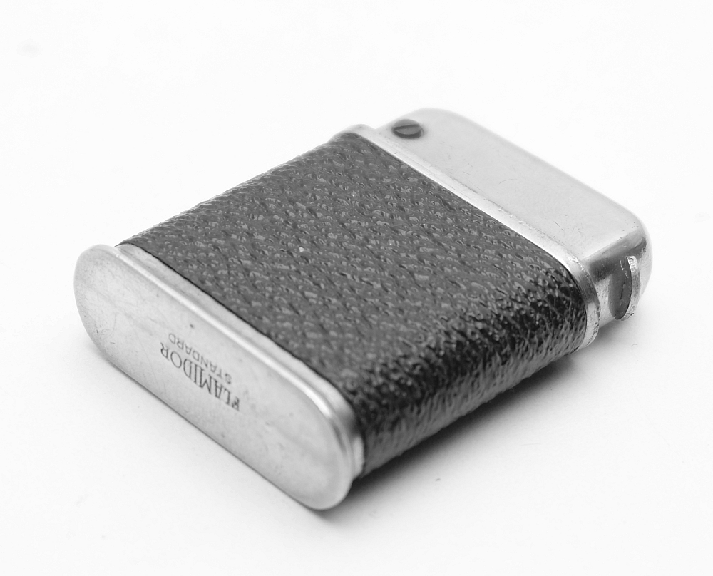 Flamidor Junior Art Deco Vintage Petrol Lighter Works good! - 4