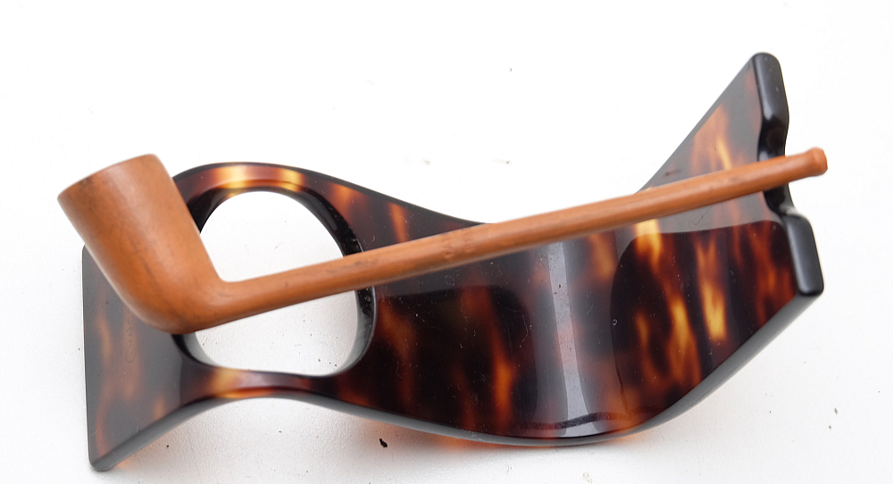 Fabrique De Belgique Onepiece Ceramic Vintage Tobacco Smoking Pipe - 1