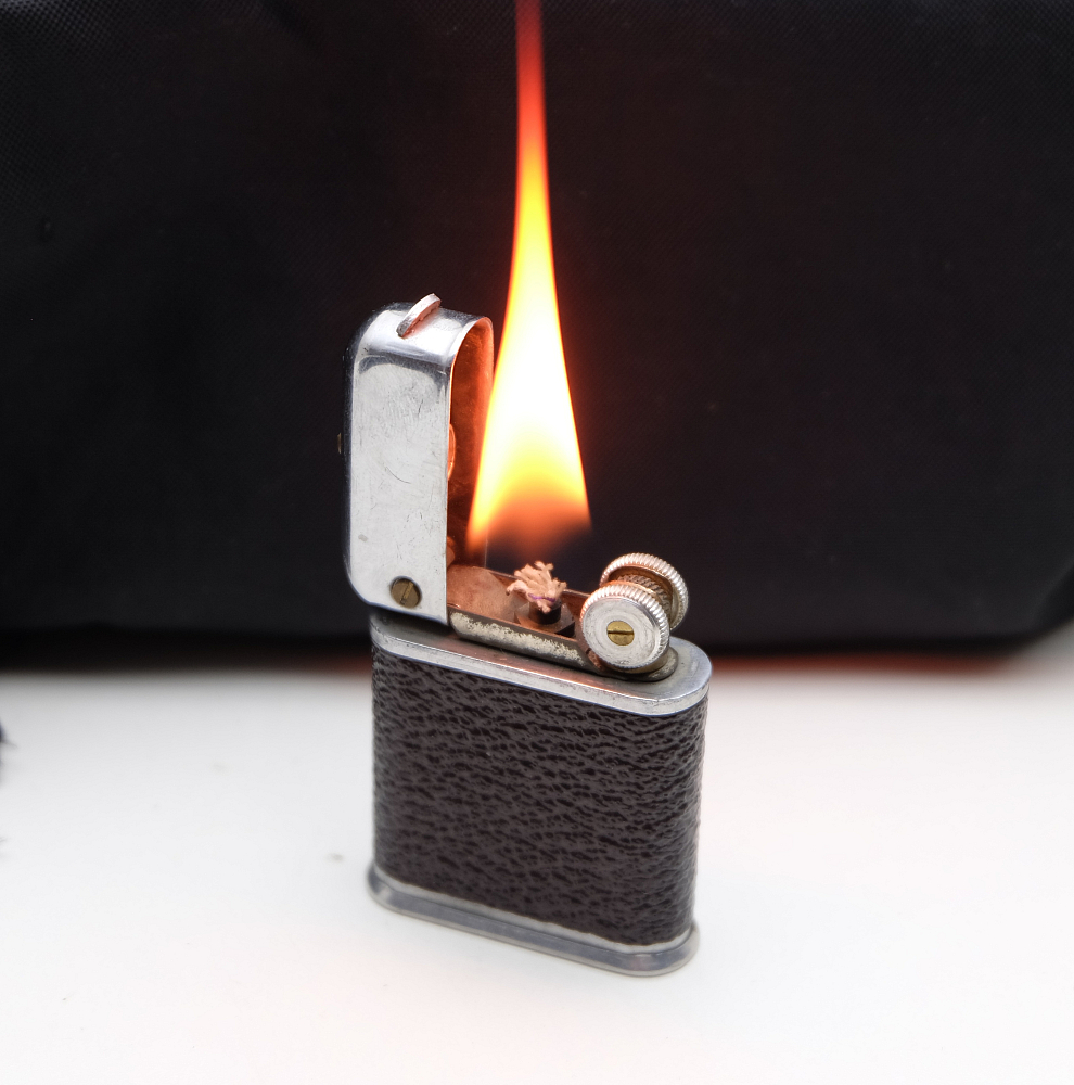Flamidor Junior Art Deco Vintage Petrol Lighter Works good! - 1
