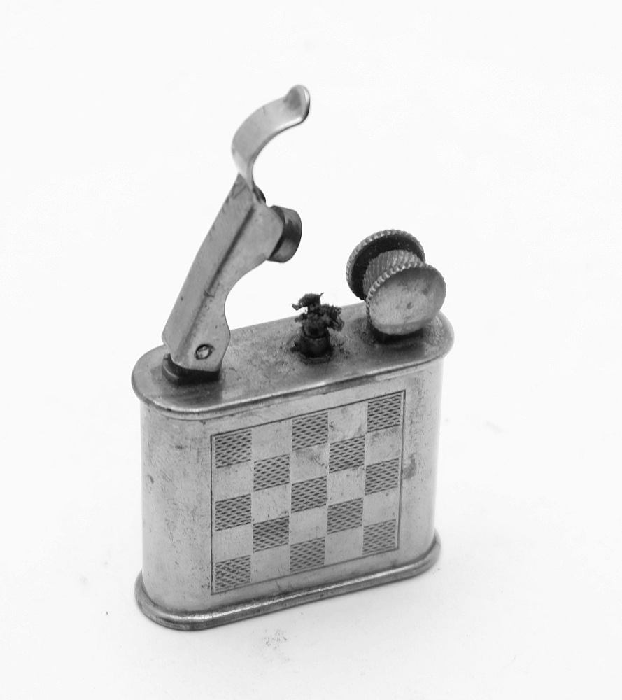 ​MD Vulcano Vintage Petrol Lighter 1940s Made in France Works great! - 2