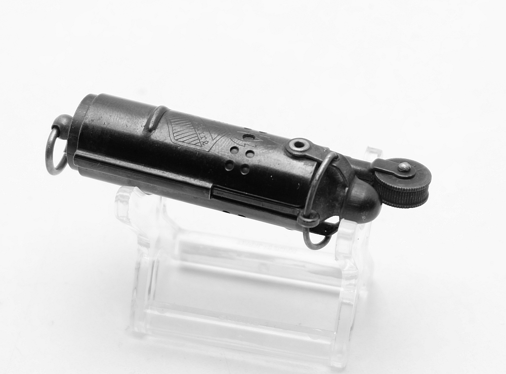 Bowers USA WW2 Vintage Petrol Lighter Works good! - 4